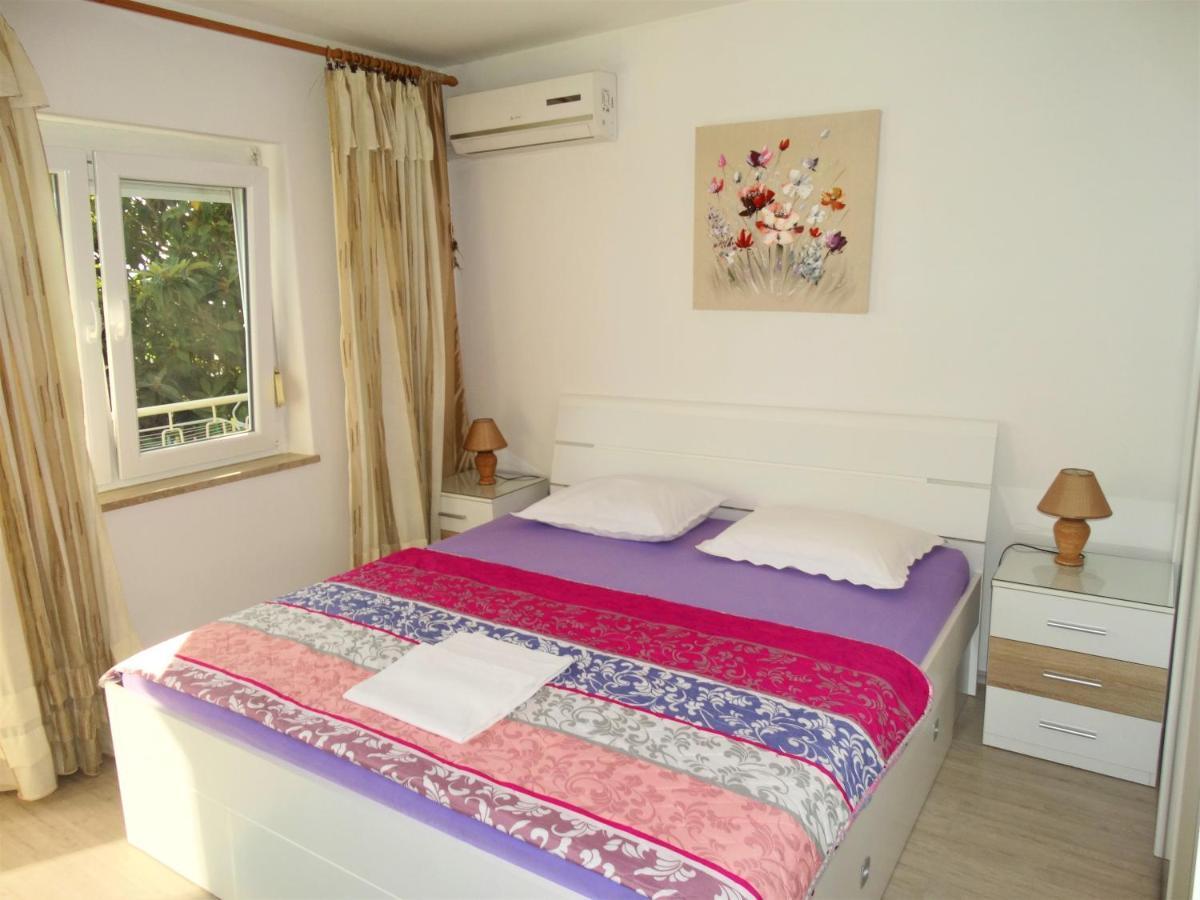 Apartmani Crikvenica 30053 - Veljacic Стая снимка